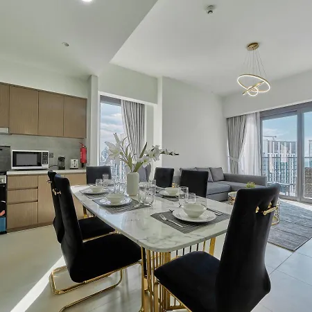 Majestic Act One 2Br 42Nd Floor- Downtown & Sea View Apartment Dubai Exterior photo