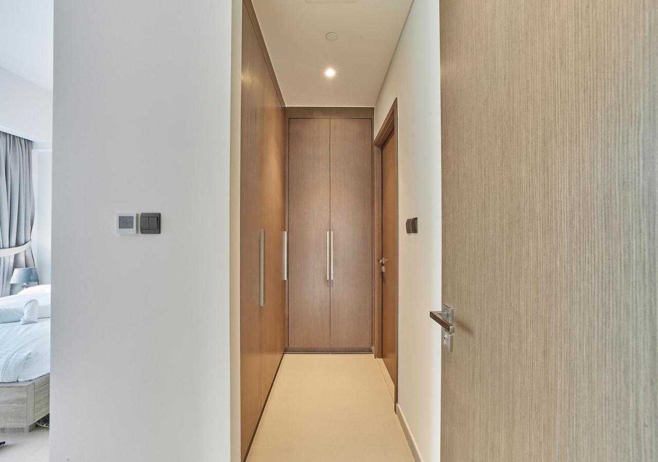 Majestic Act One 2br 42nd Floor- Downtown & Sea View * Dubai