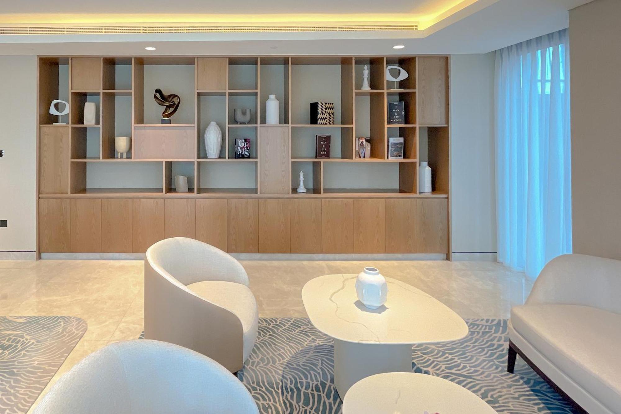 Majestic Act One 2br 42nd Floor- Downtown & Sea View Apartment